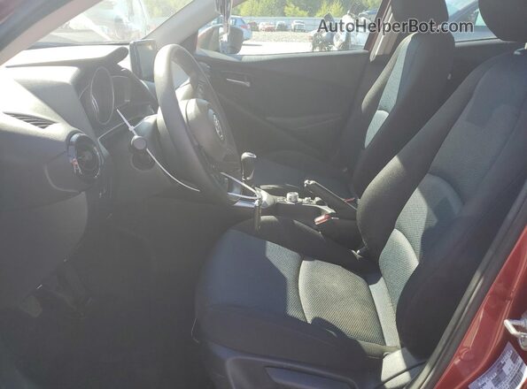 3MYDLBYV6KY509525 2019 TOYOTA YARIS Red Front interior view