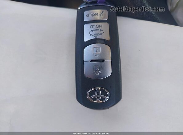 3MYDLBYV7HY156091 2017 TOYOTA YARIS IA Белый 