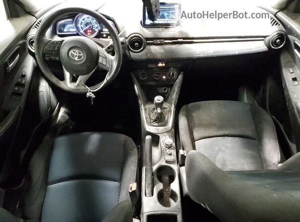 3MYDLBYV8JY307123 2018 TOYOTA YARIS Blue Vista del salpicadero