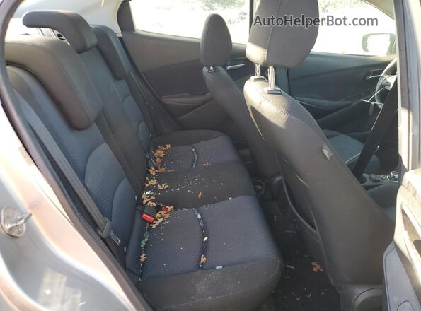 3MYDLBYV8JY322530 2018 TOYOTA YARIS Серебряный 
