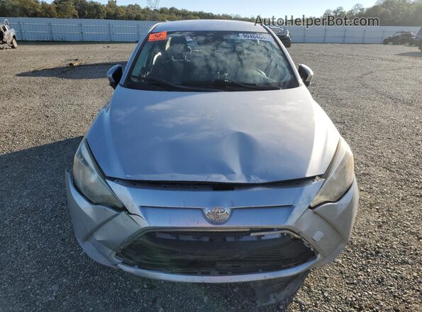 3MYDLBYV8JY322530 2018 TOYOTA YARIS Серебряный 