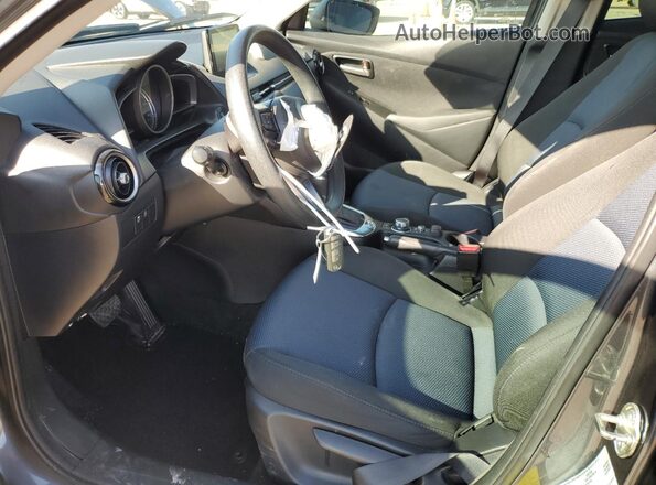 3MYDLBYV9LY707517 2020 TOYOTA YARIS Black წინა სალონის ხედი