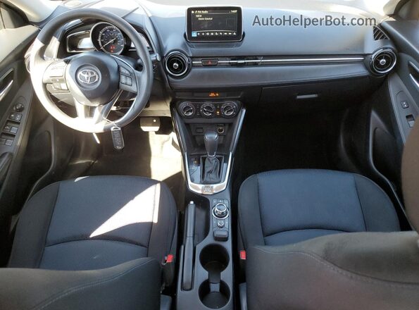3MYDLBYVXJY315496 2018 TOYOTA YARIS Black Widok deski rozdzielczej