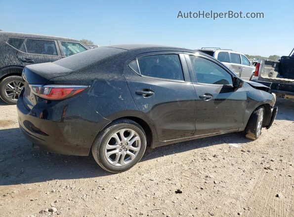 3MYDLBZV6GY128019 2016 TOYOTA SCION Черный Задняя правая четверть