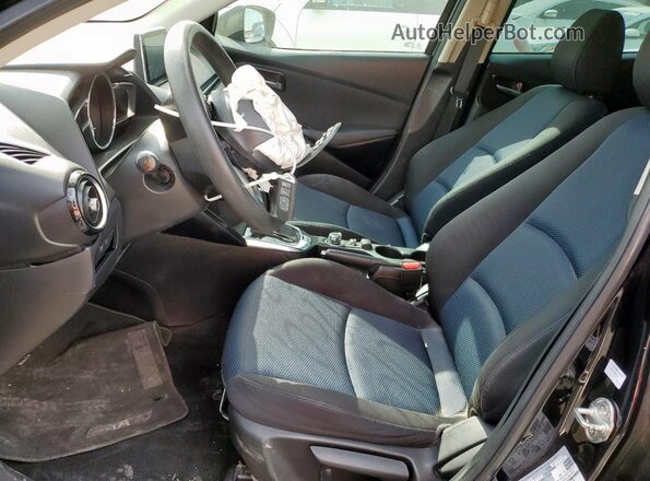 3MYDLBZV6GY128019 2016 TOYOTA SCION Черный Вид салона спереди