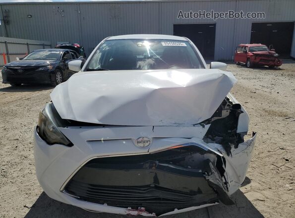 3MYDLBZV9GY108136 2016 TOYOTA SCION White Front view