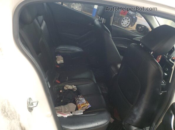 3MZBN1V34JM202676 2018 MAZDA 3 White Հետևի նստատեղերի տեսք