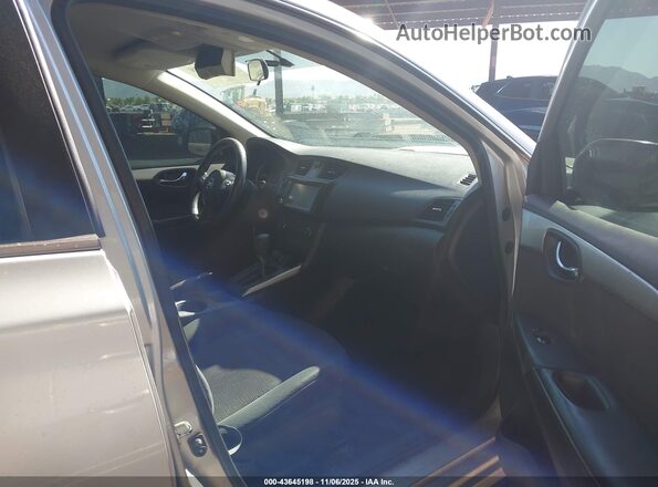 3N1AB7AP1KY249115 2019 NISSAN SENTRA Silver Вид салону спереду
