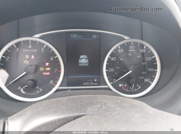 3N1AB7AP7KY381246 2019 NISSAN SENTRA White Rear seats view