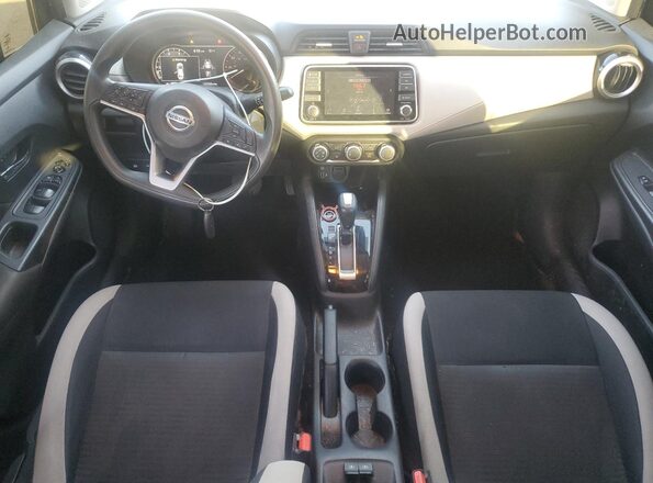 3N1CN8EV0ML812833 2021 NISSAN VERSA Черный Вид панели приборов