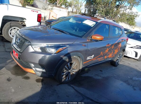 3N1CP5CU6JL504564 2018 NISSAN KICKS Серый 