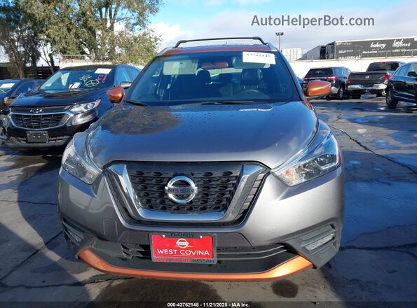 3N1CP5CU6JL504564 2018 NISSAN KICKS Серый 