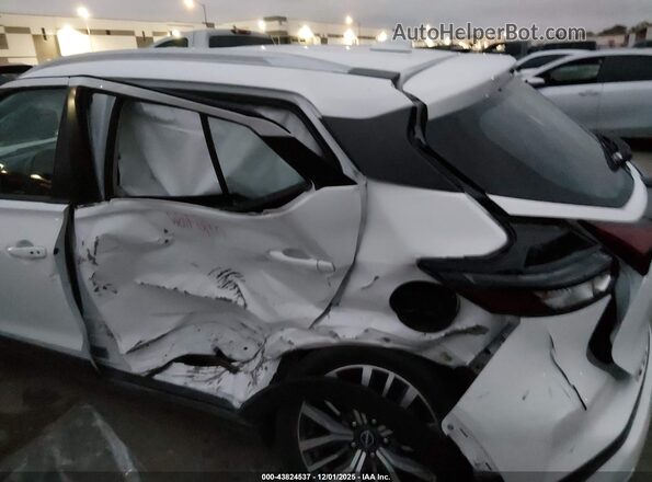 3N1CP5CV4RL494444 2024 NISSAN KICKS White Vista interior delantera