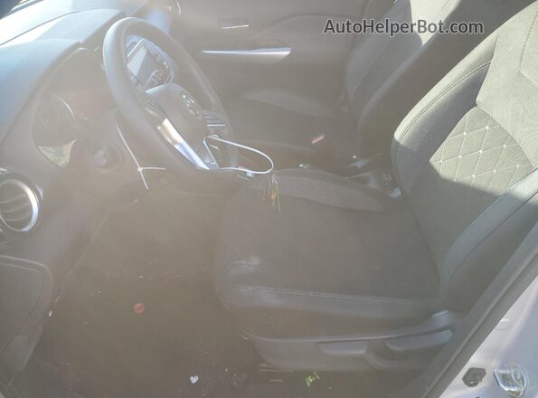 3N1CP5CV5LL528401 2020 NISSAN KICKS Silver Front interior view