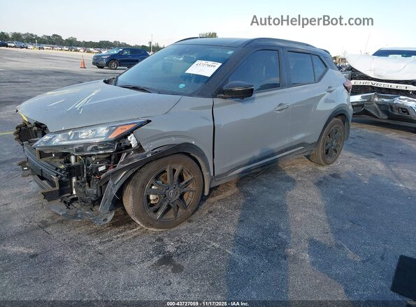 3N1CP5DV5RL565102 2024 NISSAN KICKS Серый Передняя левая четверть
