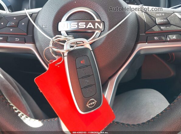 3N1CP5DV6RL526650 2024 NISSAN KICKS Gray Widok deski rozdzielczej