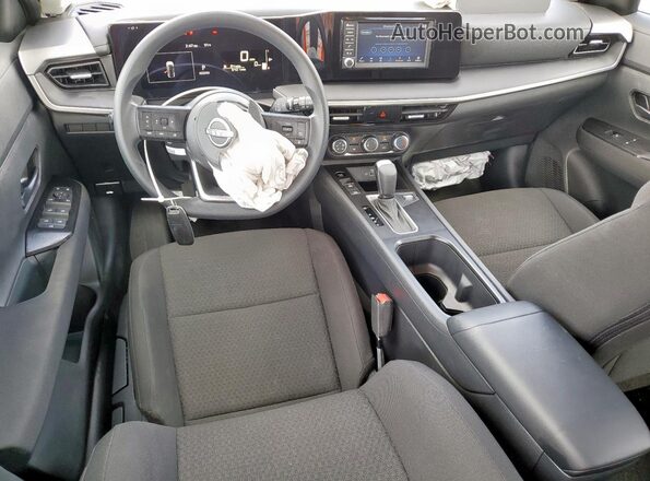 3N8AP6BA4SL362500 2025 NISSAN KICKS White Вид панелі приладів