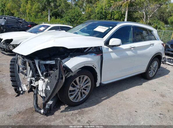 3PCAJ5BA1PF108711 2023 INFINITI QX50 White Առջևի ձախ երեք քառորդ տեսարան