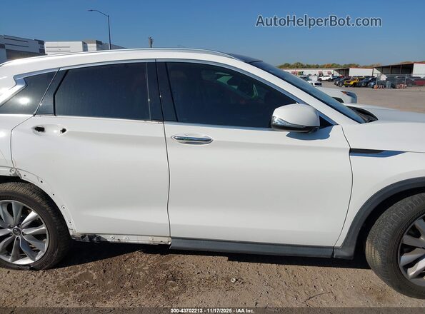 3PCAJ5M16LF100563 2020 INFINITI QX50 White Вид задньої частини салону