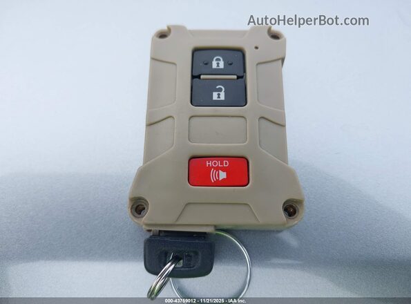 3TMCZ5AN9NM503556 2022 TOYOTA TACOMA Серебряный Вид панели приборов