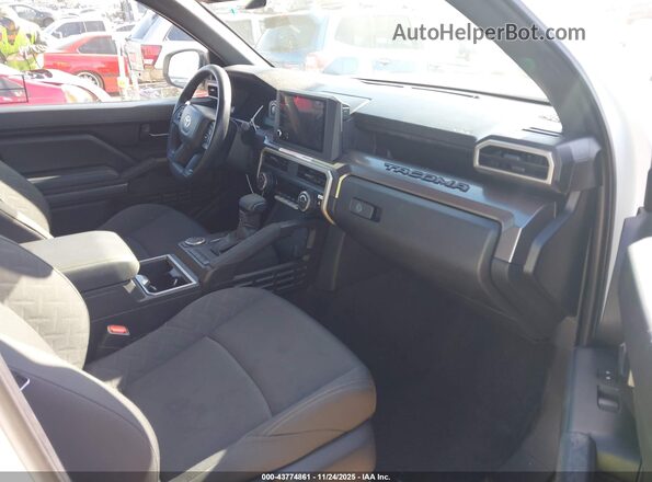 3TMKB5FN3SM036445 2025 TOYOTA TACOMA Белый 