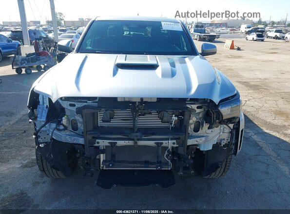 3TMKB5FN6RM023280 2024 TOYOTA TACOMA Silver Rear interior view