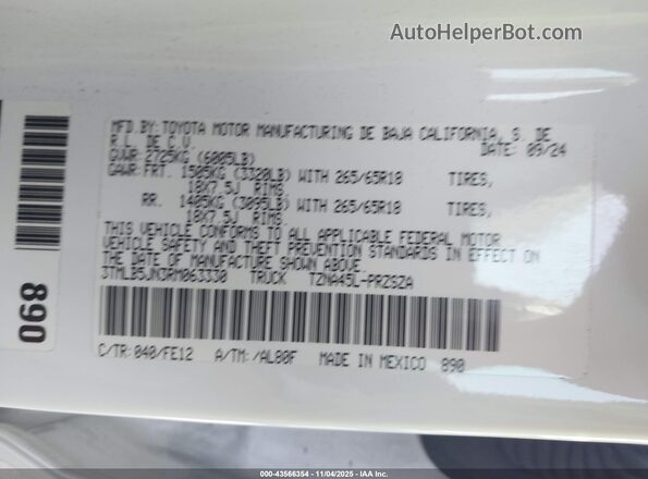 3TMLB5JN3RM063330 2024 TOYOTA TACOMA White Vista del compartimento del motor
