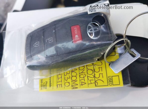 3TMLB5JN3RM063330 2024 TOYOTA TACOMA White Vista del salpicadero