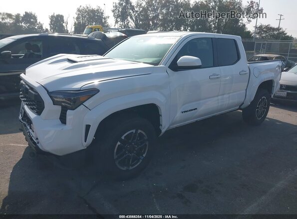3TMLB5JN3RM063330 2024 TOYOTA TACOMA White Vista tres cuartos delantera izquierda