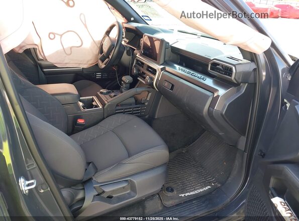 3TMLB5JN4SM143659 2025 TOYOTA TACOMA Gray Widok wnętrza z przodu