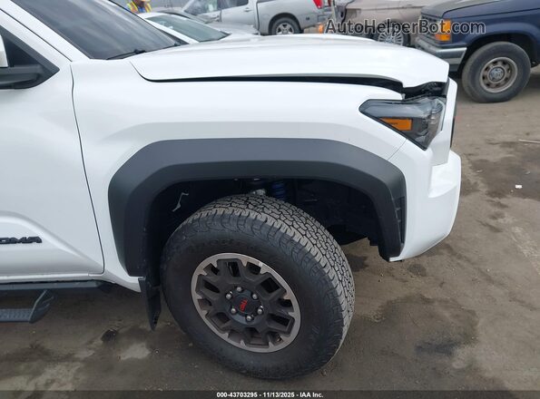 3TMLB5JN5RM046402 2024 TOYOTA TACOMA White Widok z przodu