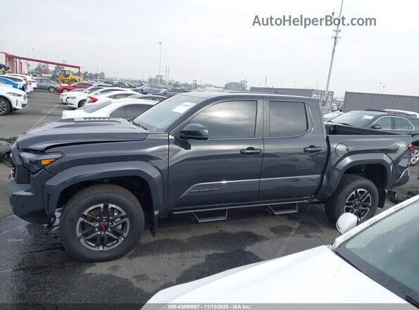 3TMLB5JN5SM124179 2025 TOYOTA TACOMA Gray Widok wnętrza 360 stopni