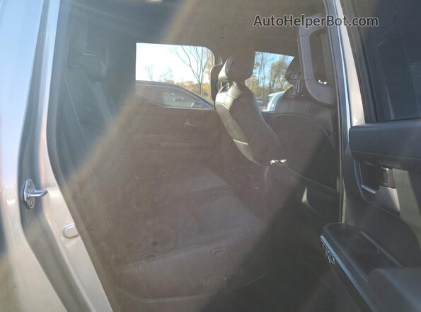 3TMLB5JN7RM004975 2024 TOYOTA LE Silver Вид задніх сидінь