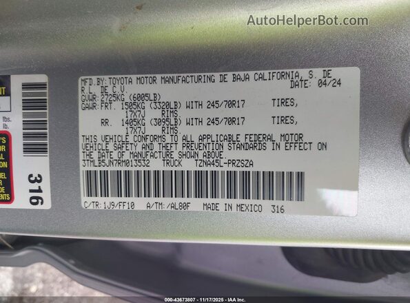 3TMLB5JN7RM013532 2024 TOYOTA TACOMA Silver Widok komory silnika