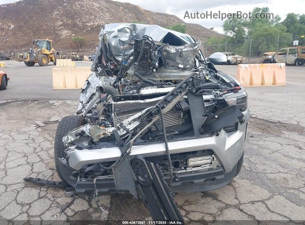 3TMLB5JN7RM013532 2024 TOYOTA TACOMA Silver Widok deski rozdzielczej