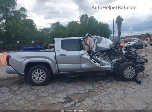 3TMLB5JN7RM013532 2024 TOYOTA TACOMA Silver Widok zestawu wskaźników