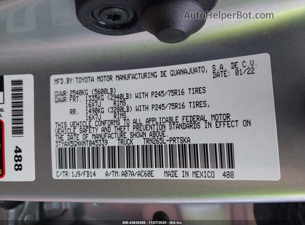 3TYAX5GNXNT045339 2022 TOYOTA TACOMA Silver Vista del compartimento del motor