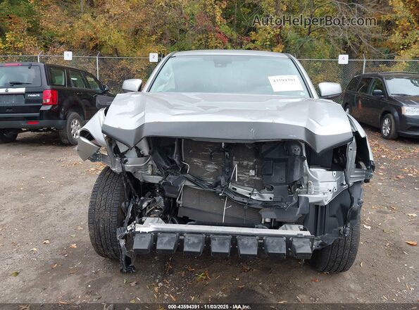 3TYCZ5AN5NT071567 2022 TOYOTA TACOMA Silver ხელსაწყოთა პანელის ხედი