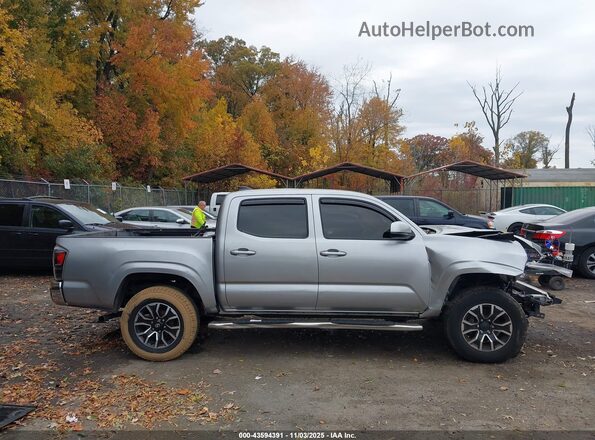 3TYCZ5AN5NT071567 2022 TOYOTA TACOMA Silver უკანა სალონის ხედი