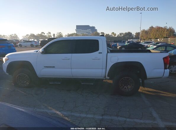 3TYCZ5AN9NT096276 2022 TOYOTA TACOMA White სალონის 360-გრადუსიანი ხედი