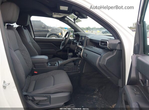 3TYJDAHN8RT010546 2024 TOYOTA TACOMA Белый Вид салона спереди