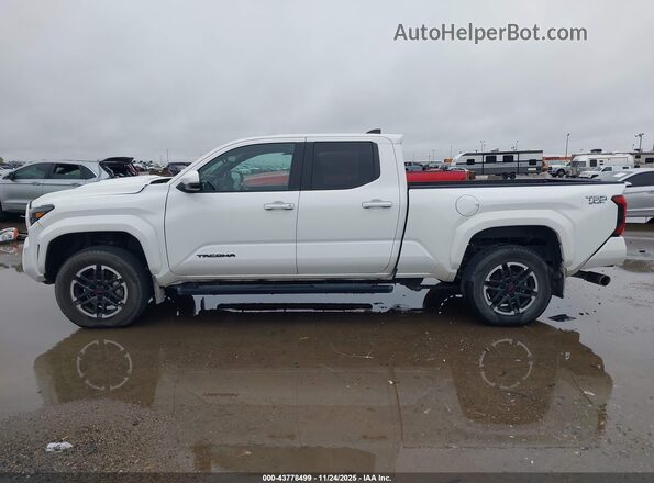 3TYLB5FNXRT001260 2024 TOYOTA TACOMA White 360 interior view