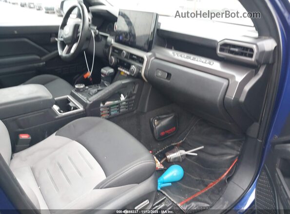 3TYLC5LN0RT002774 2024 TOYOTA TACOMA HYBRID Синий Вид салона спереди