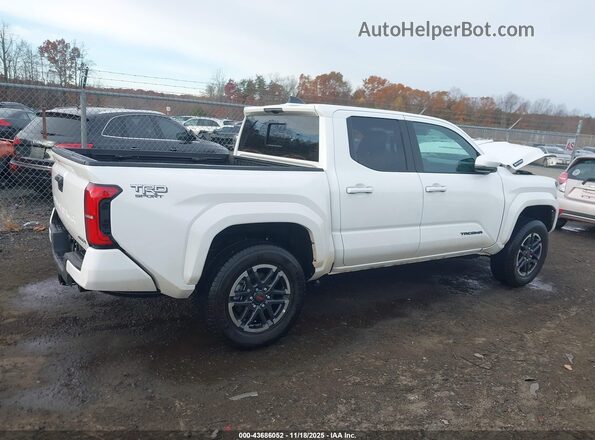 3TYLC5LN8ST023328 2025 TOYOTA TACOMA HYBRID White Widok wnętrza 360 stopni