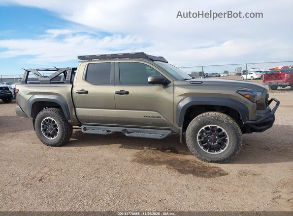 3TYLC5LNXRT005536 2024 TOYOTA TACOMA HYBRID Green Rear interior view