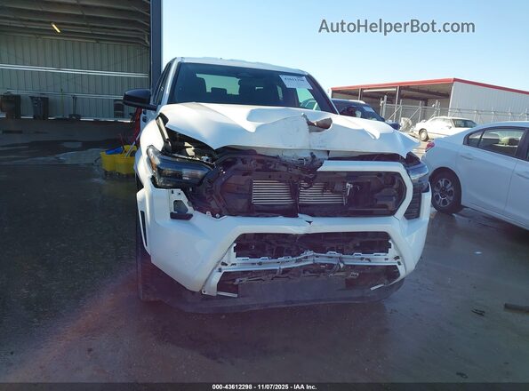3TYLD5KN2RT004380 2024 TOYOTA TACOMA White Widok zestawu wskaźników