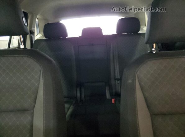 3VV0B7AX2JM066371 2018 VOLKSWAGEN TIGUAN Gray 