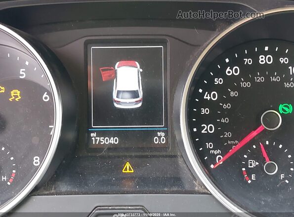 3VV0B7AX5JM021439 2018 VOLKSWAGEN TIGUAN White 