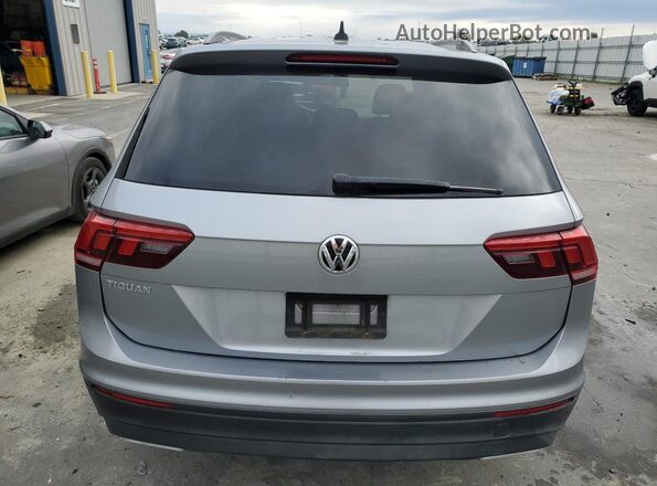 3VV1B7AX1LM111677 2020 VOLKSWAGEN TIGUAN Gray Հետևի տեսք