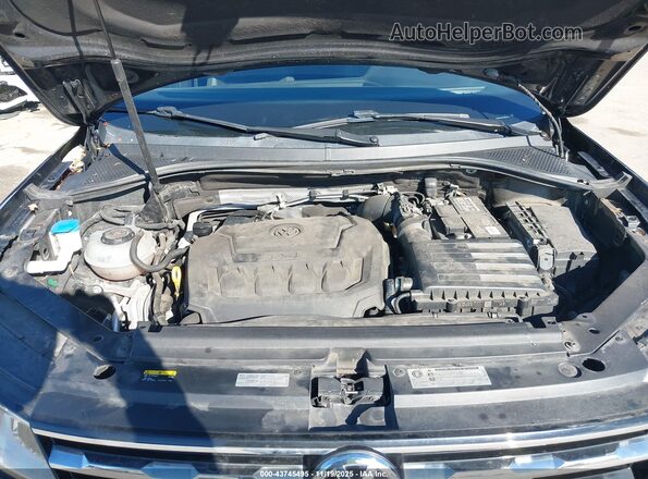 3VV1B7AX6JM079449 2018 VOLKSWAGEN TIGUAN Black Вид ззаду